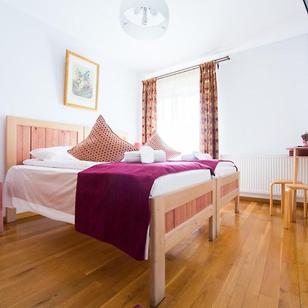 Villa Ermitage Buşteni Exteriör bild