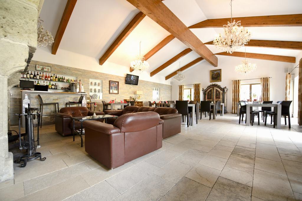 Villa Ermitage Buşteni Exteriör bild