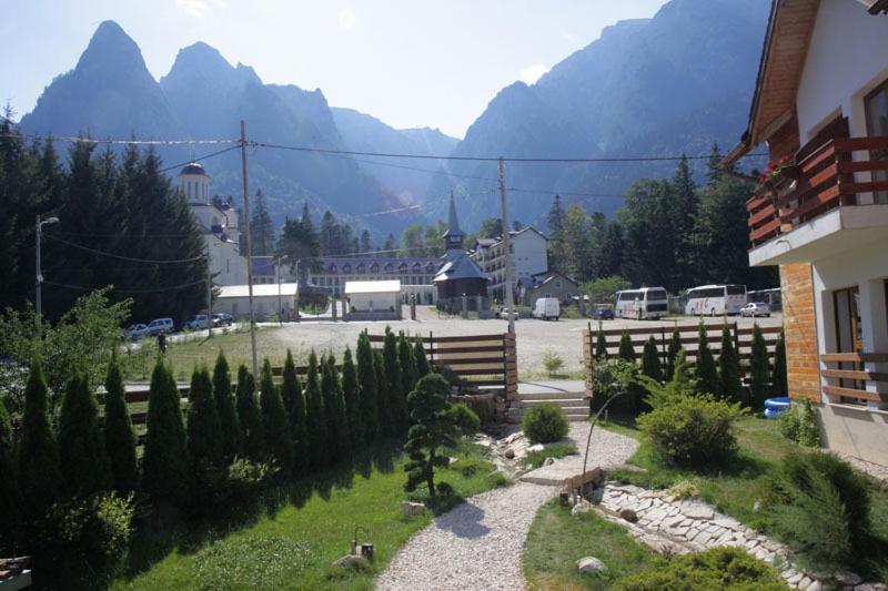 Villa Ermitage Buşteni Exteriör bild
