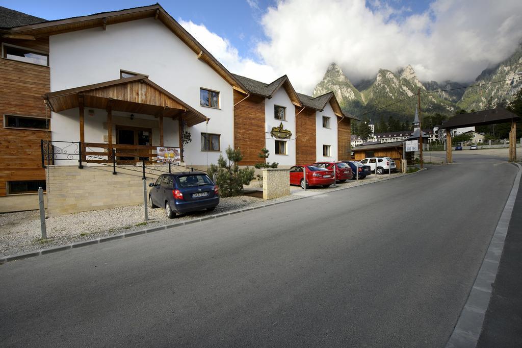 Villa Ermitage Buşteni Exteriör bild