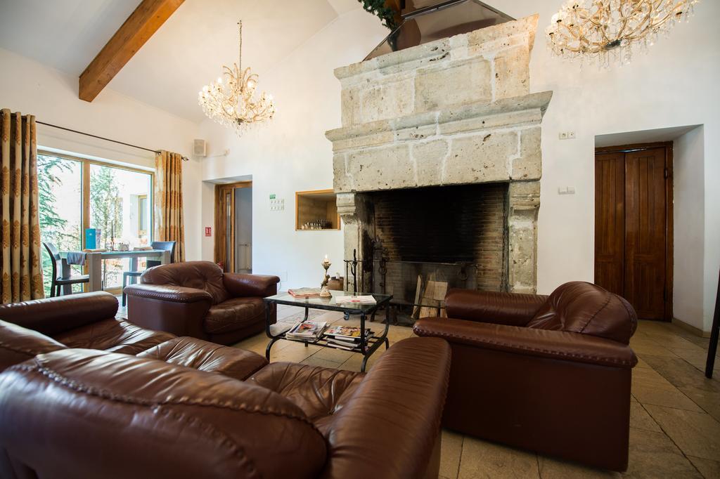 Villa Ermitage Buşteni Exteriör bild