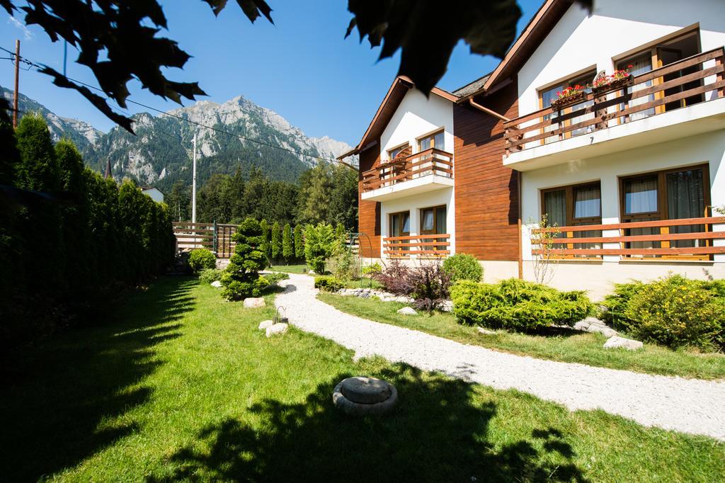Villa Ermitage Buşteni Exteriör bild