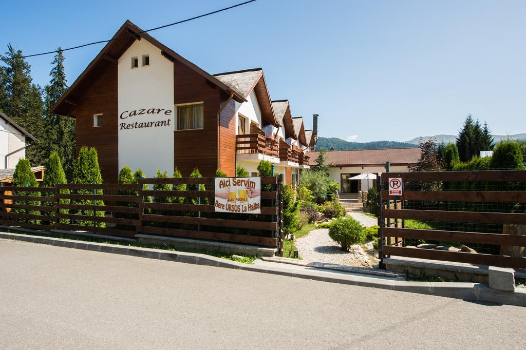 Villa Ermitage Buşteni Exteriör bild