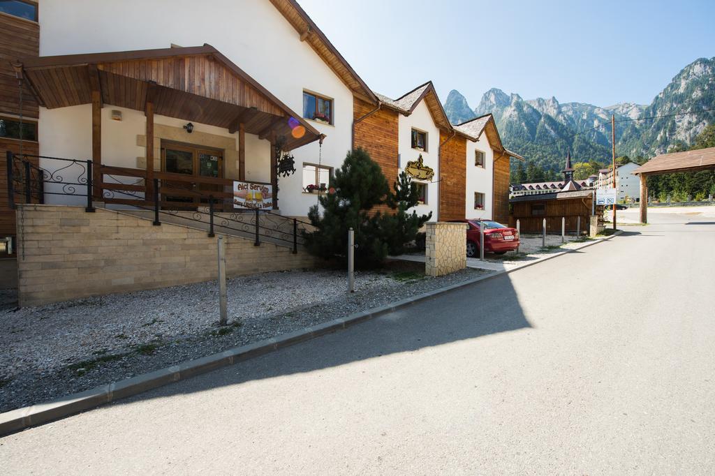 Villa Ermitage Buşteni Exteriör bild