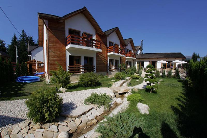 Villa Ermitage Buşteni Exteriör bild