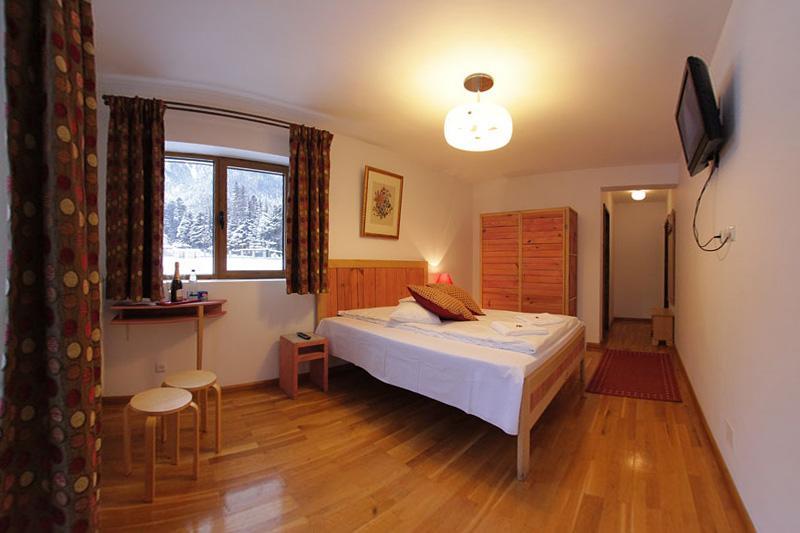 Villa Ermitage Buşteni Exteriör bild