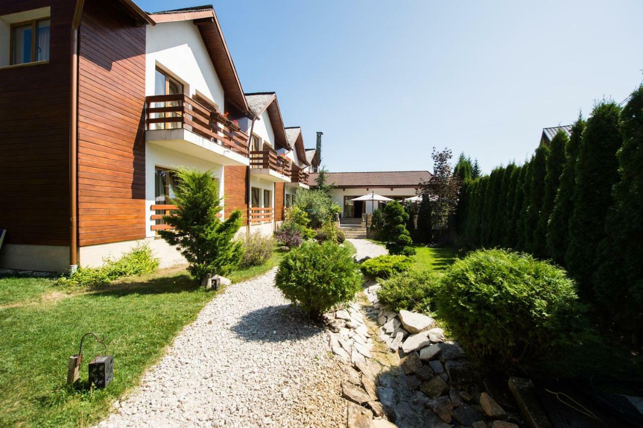 Villa Ermitage Buşteni Exteriör bild