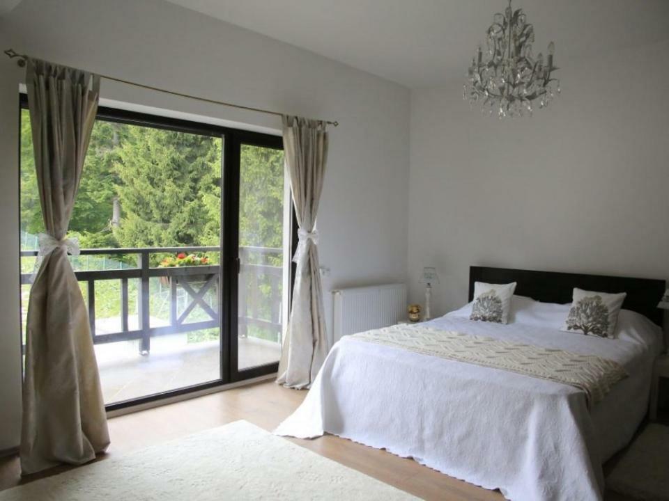Villa Ermitage Buşteni Exteriör bild